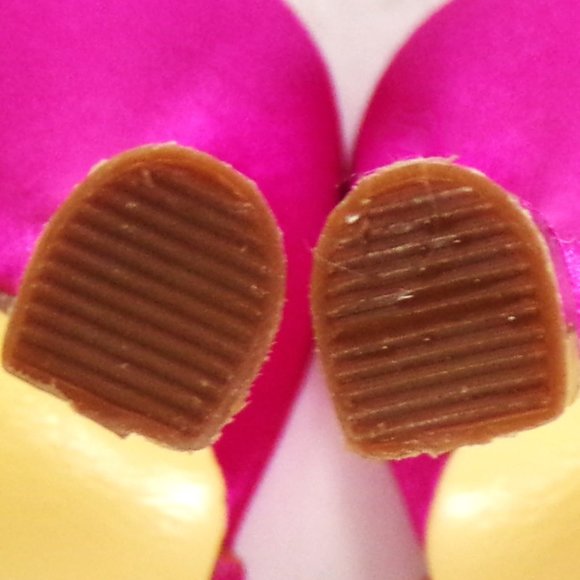 UNLISTED size 6.5M POCKET LIST fuchsia satin party sandals leather soles bal syn - Picture 16 of 16